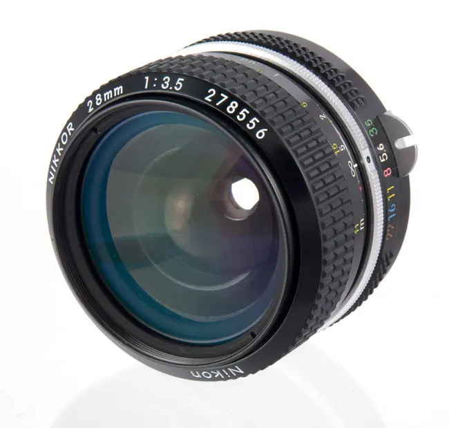 Nikon Nikkor 28mm f/3.5 non-Ai
