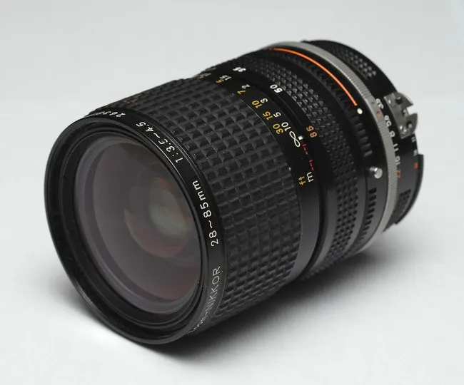 Nikon Nikkor 28-85mm f/3.5-4.5 Ai-S
