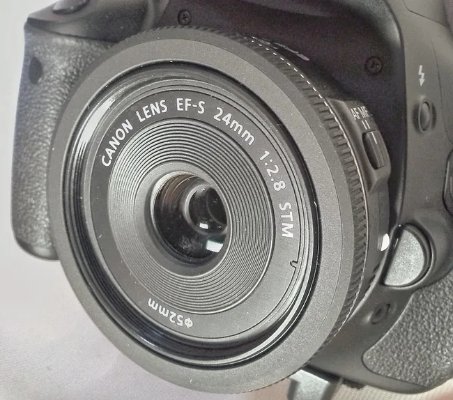 Canon EF-S 24mm f/2.8 STM