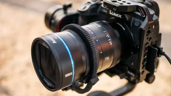 Sirui 75mm f/1.8 Anamorphic