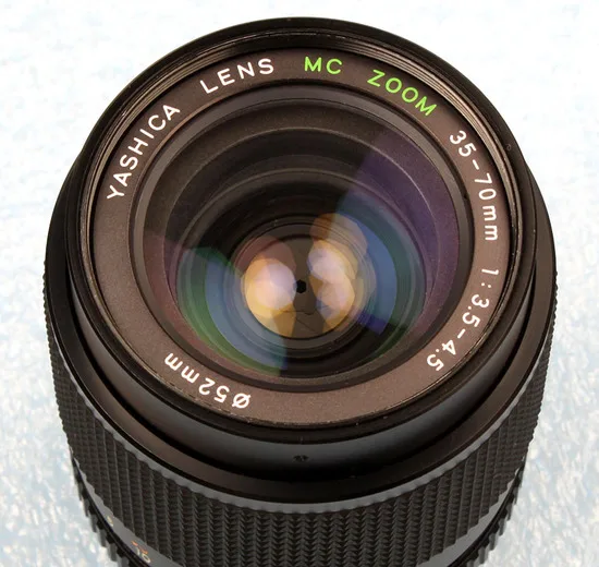 Yashica MC Zoom 35-70mm f/3.5-4.5