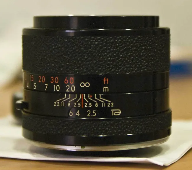 Tamron 105mm f/2.5 Adaptall model CT-105