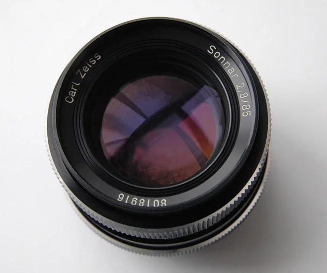 Carl Zeiss Sonnar 85mm f/2.8