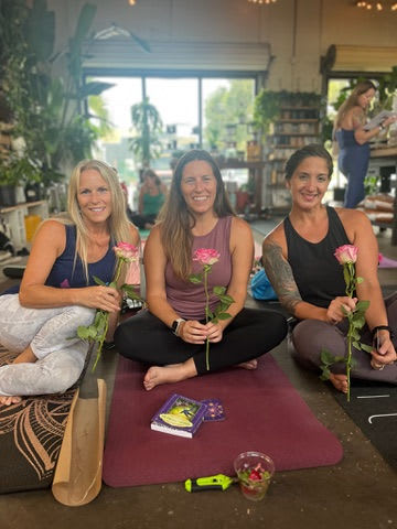 Yoga + Flower Meditation at The Roaming Petal ✨ – photo 1