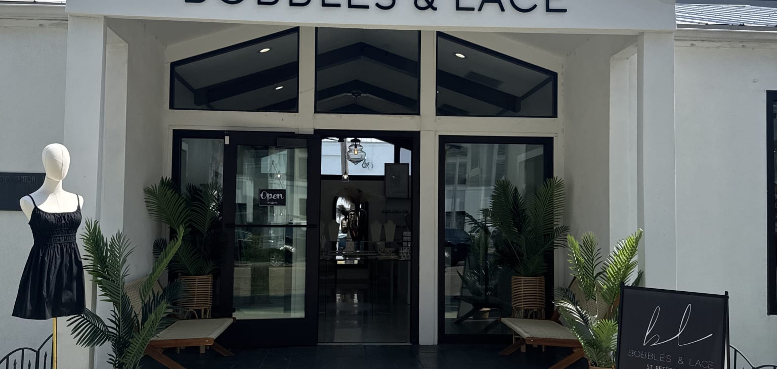 Bobbles & Lace – photo 1