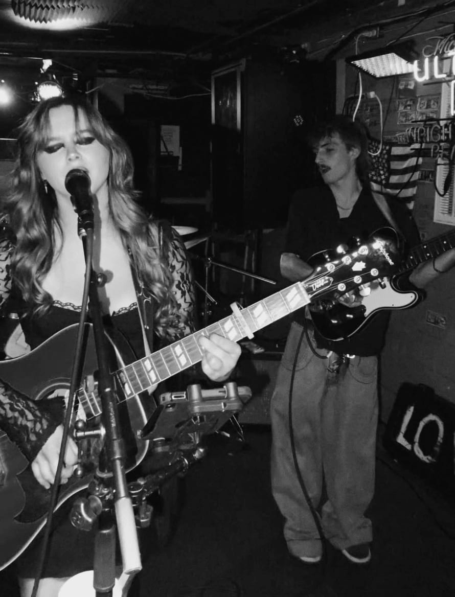 Asia Daye Live – photo 1