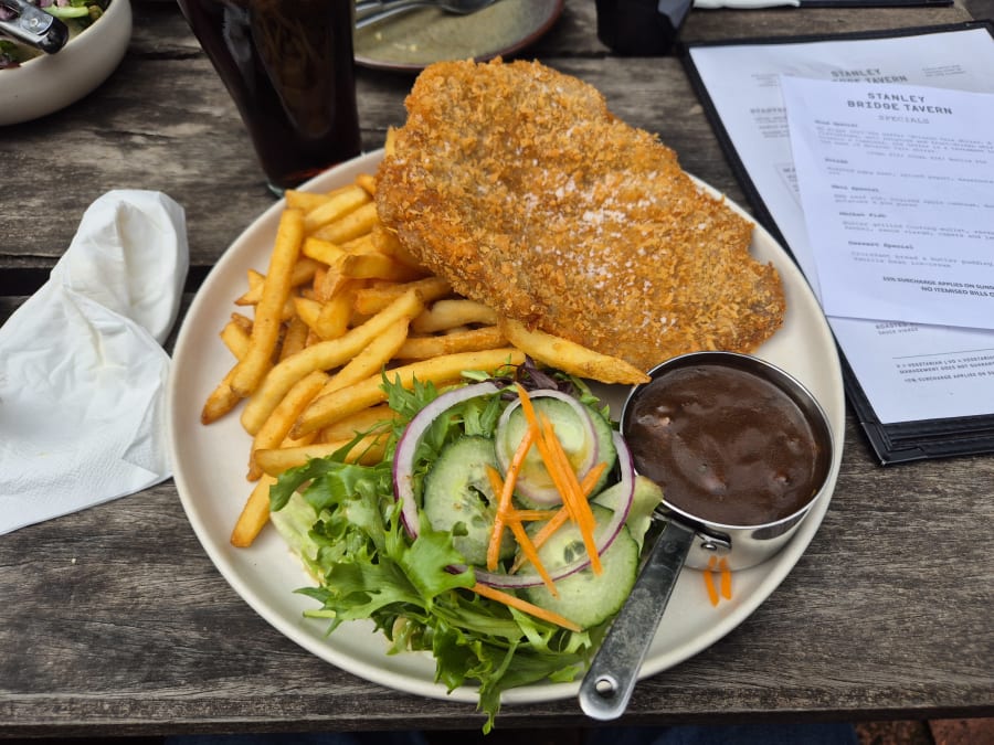 Stanley Bridge Tavern – photo 4