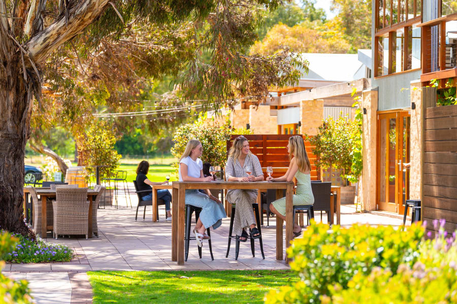 Lake Breeze Wines – photo 1