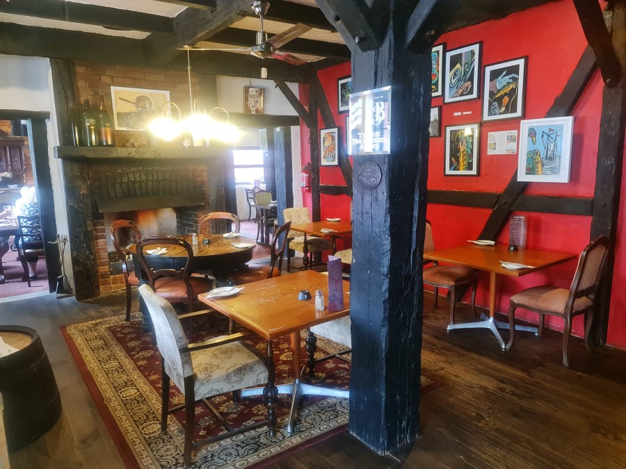 Three Brothers Arms Hotel – photo 3