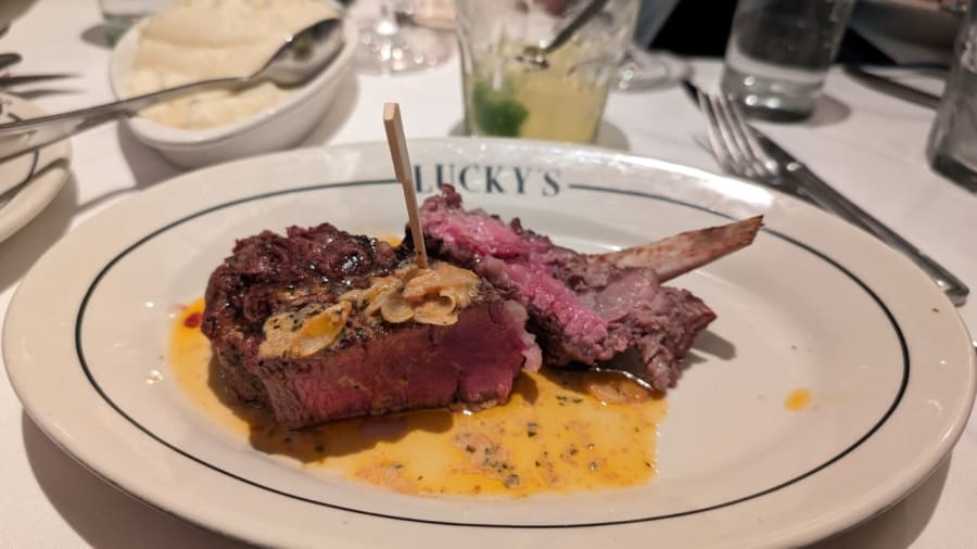 Lucky's – photo 4