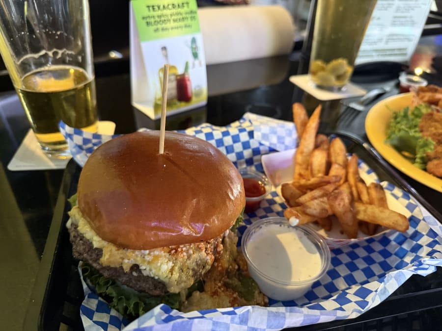 Booty's Wings Burgers & Beer – photo 4