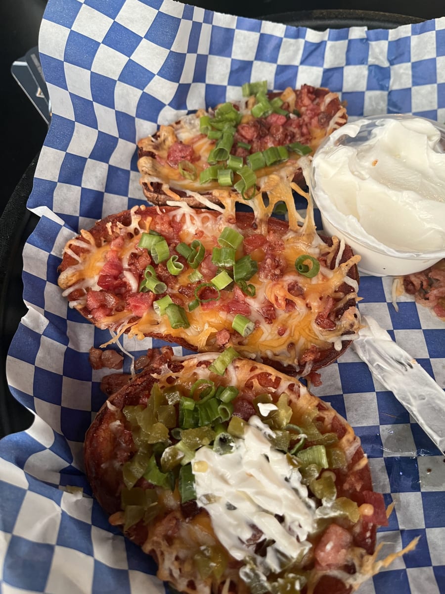 Booty's Wings Burgers & Beer – photo 8