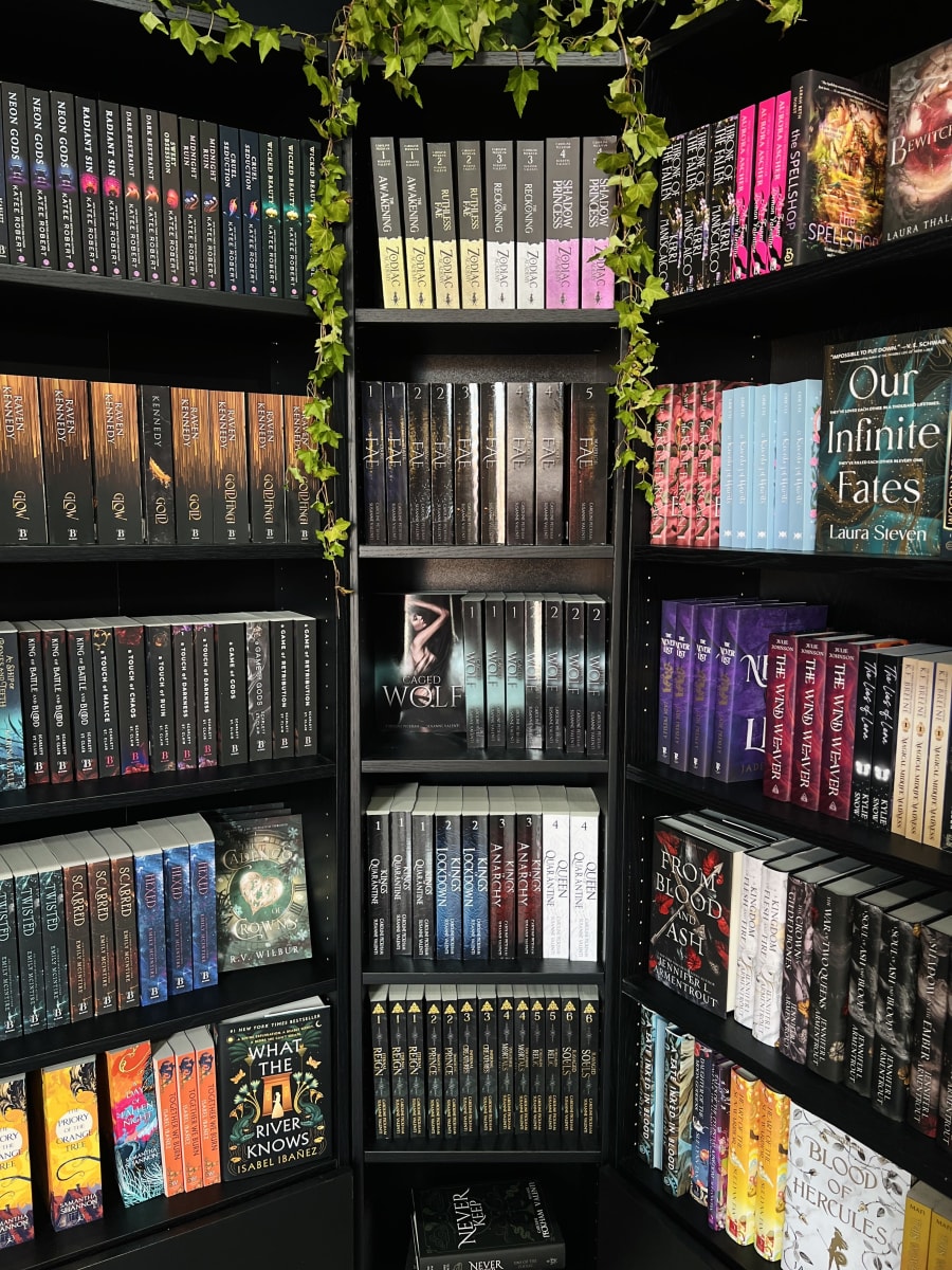 Holly Renee and the Mooncursed Book Tour – photo 5