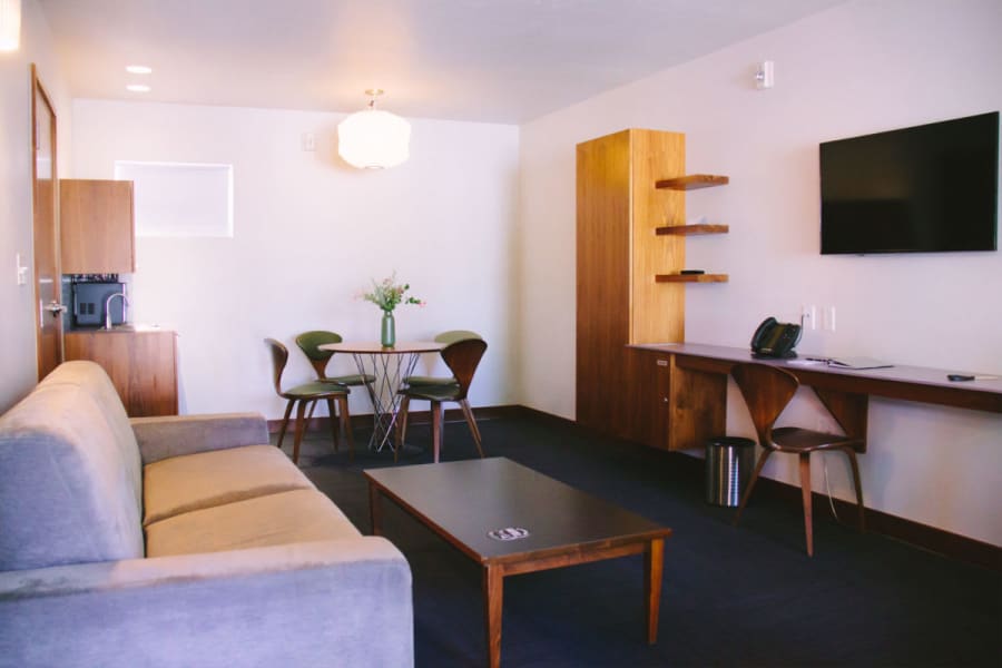 Modern Hotel – photo 6