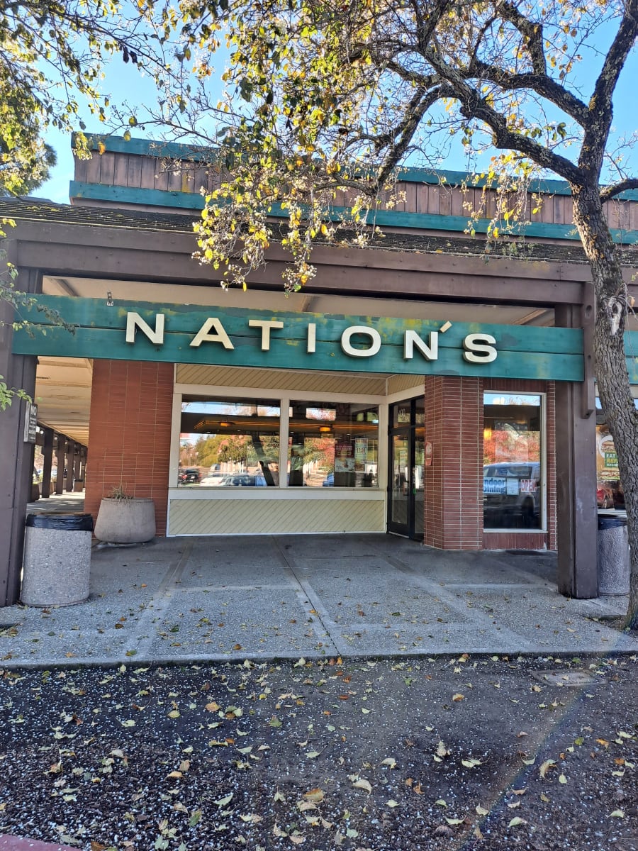 Nation’s Giant Hamburgers – photo 1