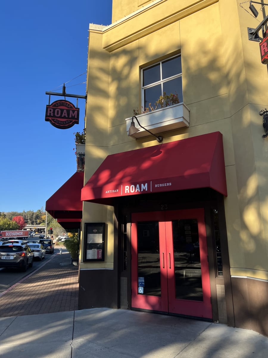 Roam Artisan Burgers – photo 1