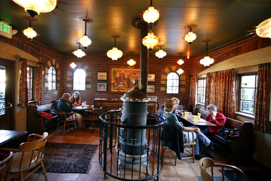 Trivia Night – photo 1