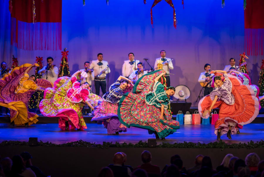 Campana Sobre Campana: Christmas in México – photo 1