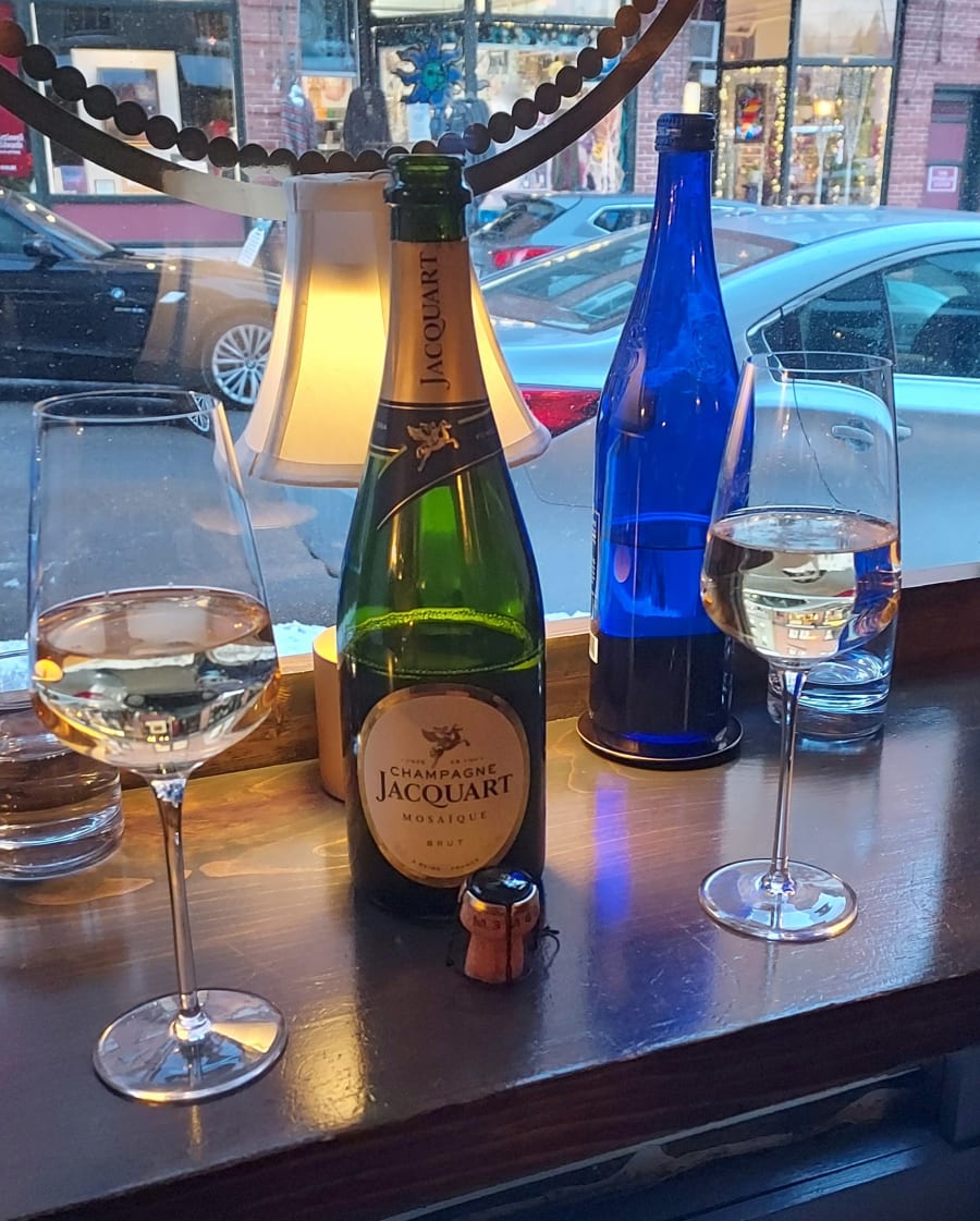Bubbles & Books - November Meetup – photo 4