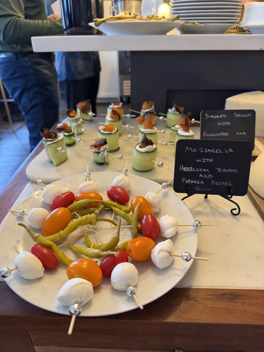 Bubbles & Books - November Meetup – photo 2