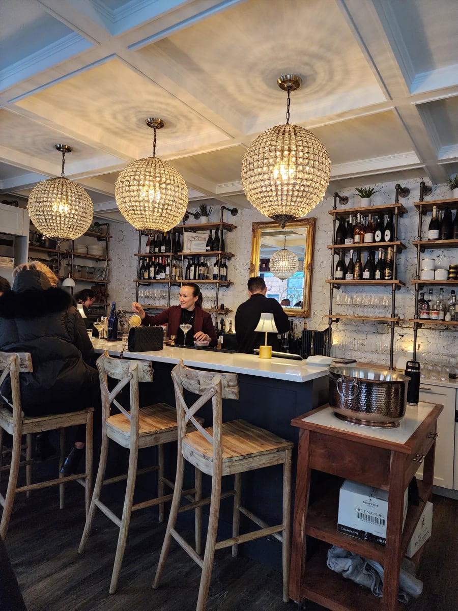 Bubbles & Books - November Meetup – photo 5