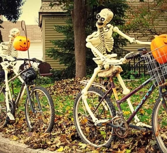 Christy’s Halloween Beer Bike Ride – photo 1