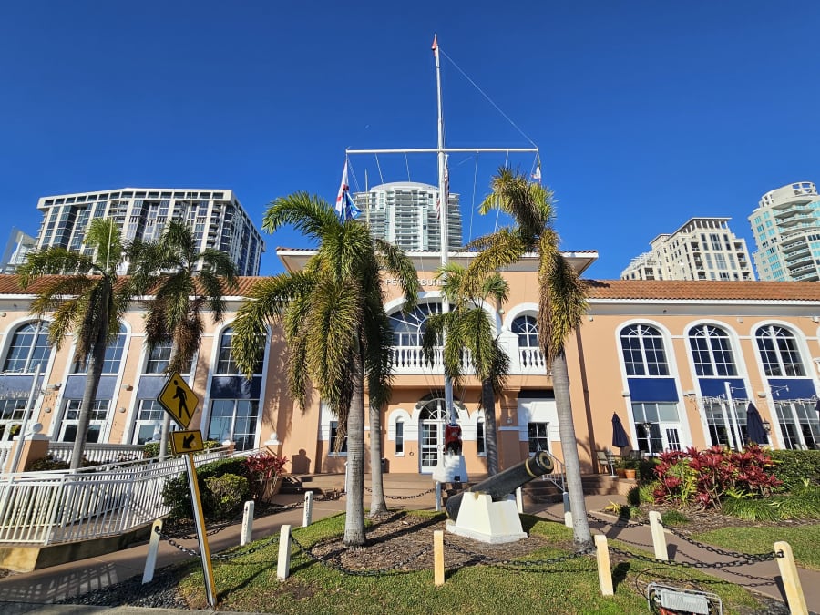 St Petersburg Yacht Club – photo 3