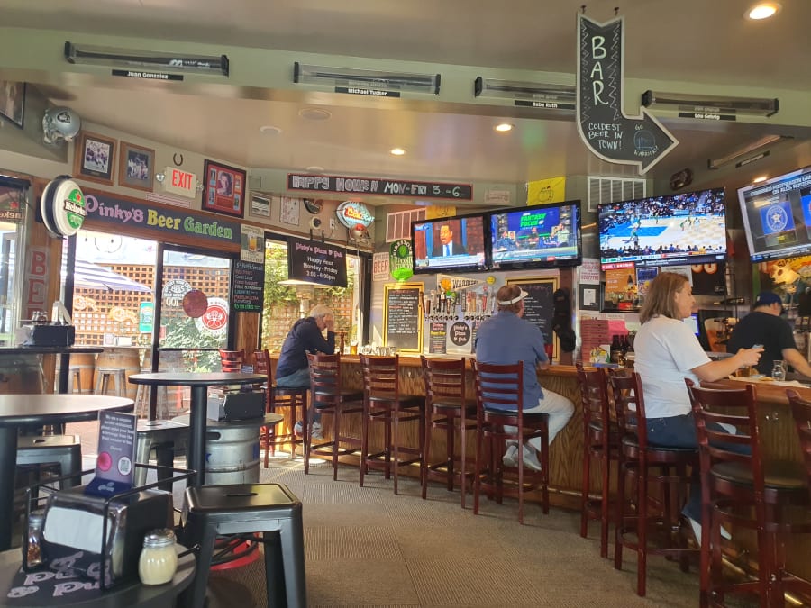 Pinky's Pizza & Pub – photo 5