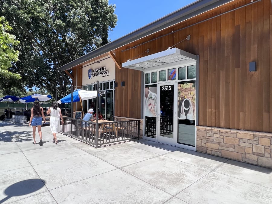 Mike Hess Brewing Walnut Creek – photo 5