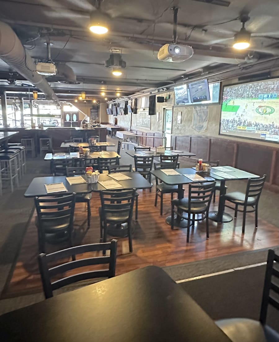 Masses Sports Bar & Grill – photo 1