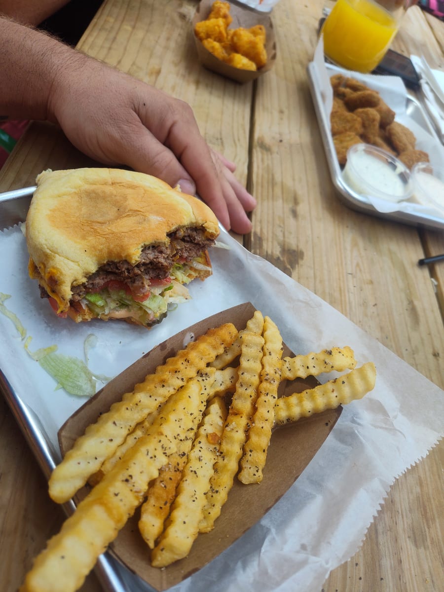 Social Tap Drinkery - Greenwich Rd – photo 4