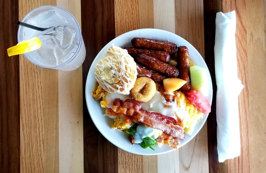 Stearman Field Bar & Grill – photo 3