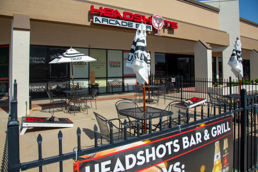 Headshots Arcade Bar & Grill – photo 1