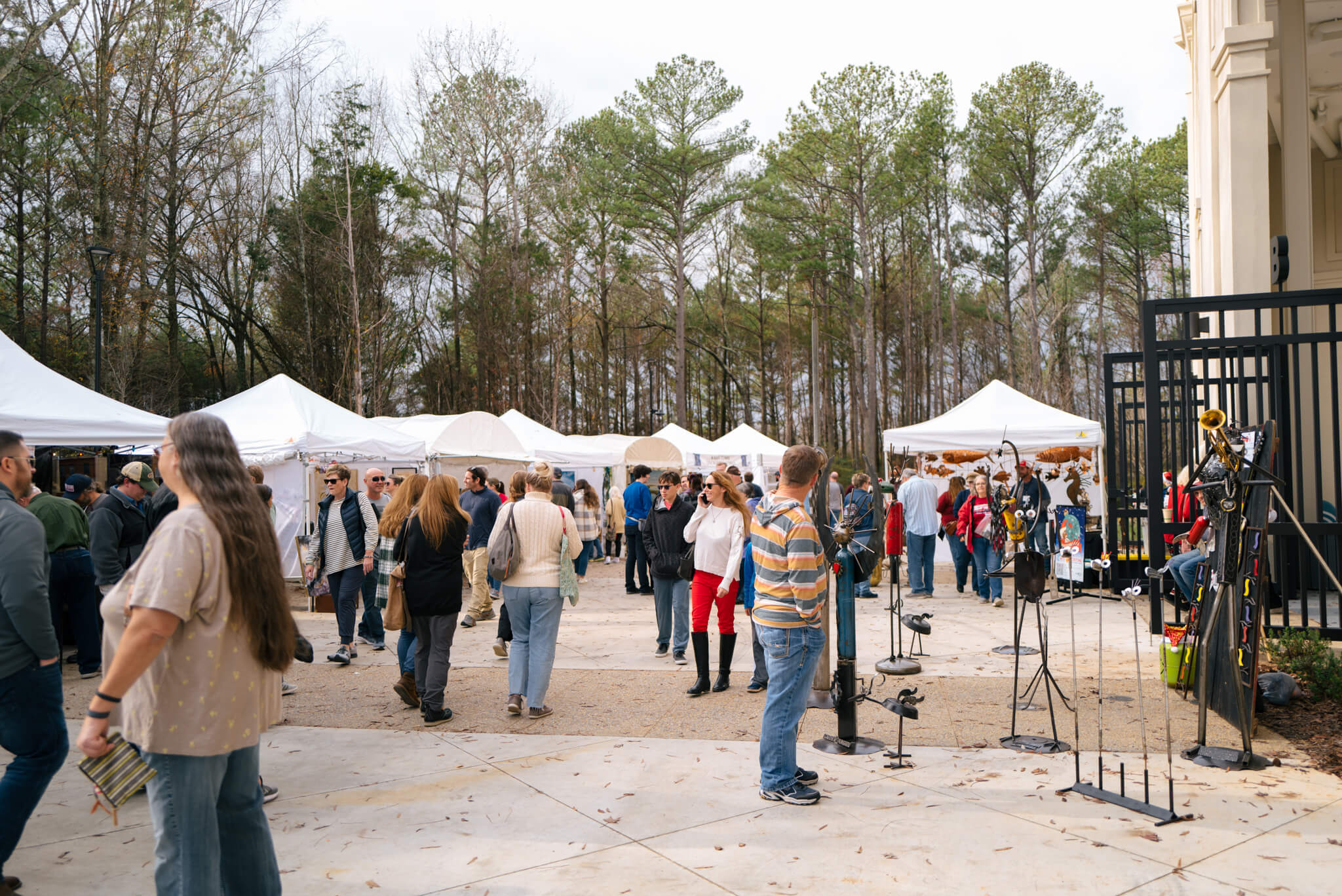 Sip & Stroll: Holiday Jingle & Mingle