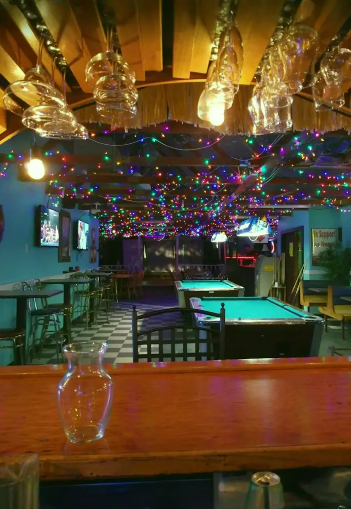 Hulas Bar and grill