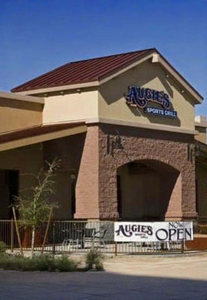 Friday Night Karaoke at Augie's Sports Grill in Goodyear 930p-1230