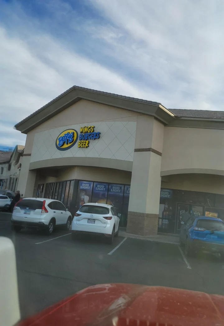 Booty's Wings Burgers & Beer