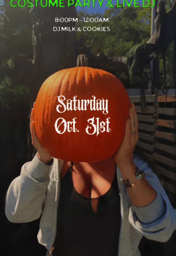 COSTUME PARTY & LIVE DJ