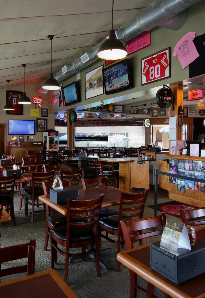 Pinky's Pizza & Pub