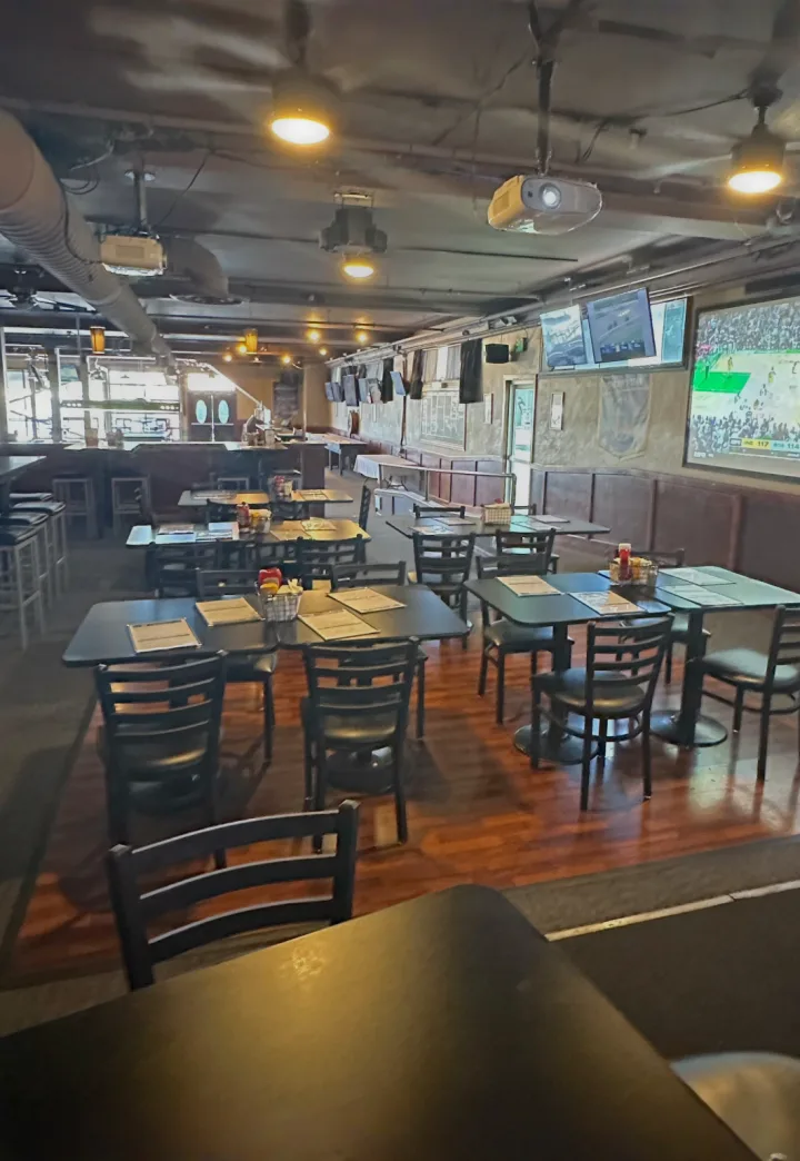 Masses Sports Bar & Grill