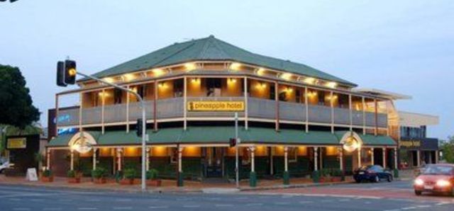 $6 Prime Rump & Chips at The Pineapple Hotel