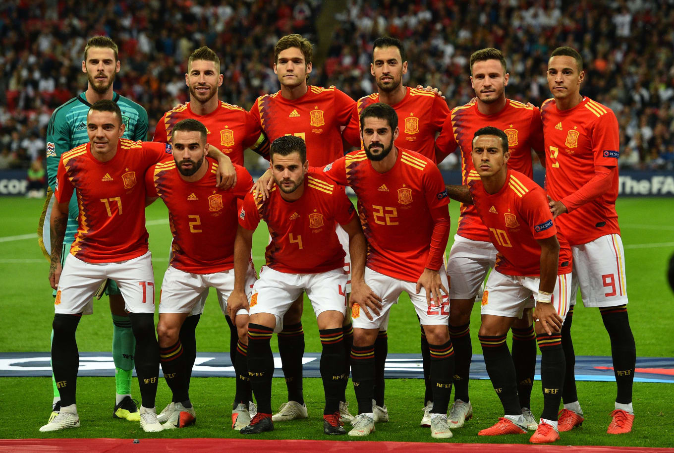 Команда сборной испании. Футбольная команда сборной испании. Сборная испании чемпион мира 2008. Сборная испании по годам. Состав сборной испании по футболу на евро 2020.