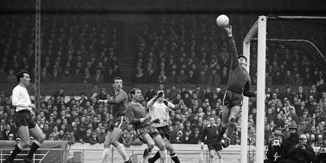 PMB: Chelsea v Tottenham - history | Official Site | Chelsea ...