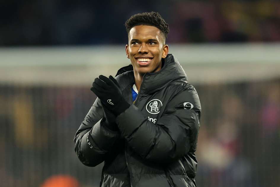 https://res.cloudinary.com/chelsea-production/image/upload/c_fit%2Ch_630%2Cw_1200/v1/editorial/match-reports/2025-26/Barcelona%20%28H%29/Estevao_Willian_smile_after_Barcelona_win