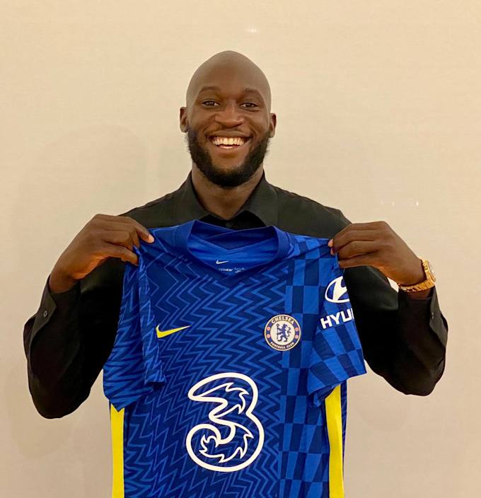 https://res.cloudinary.com/chelsea-production/image/upload/c_fit,dpr_auto,f_auto,fl_lossy,q_auto,w_680,z_1.0/v1/editorial/news/2021/08/12/lukaku-signing