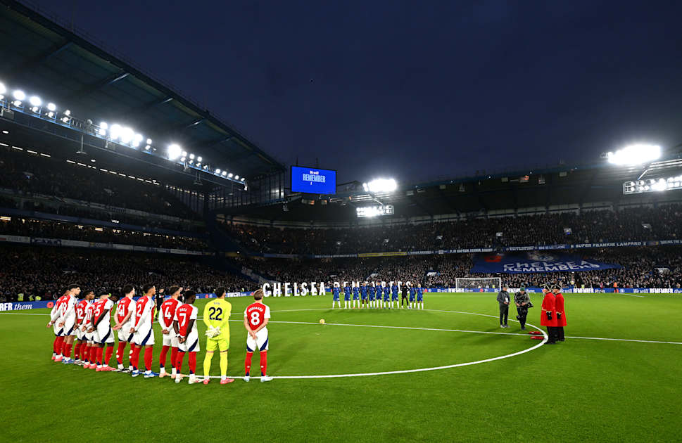 Gallery: Relive enthralling London derby | News | Official Site ...
