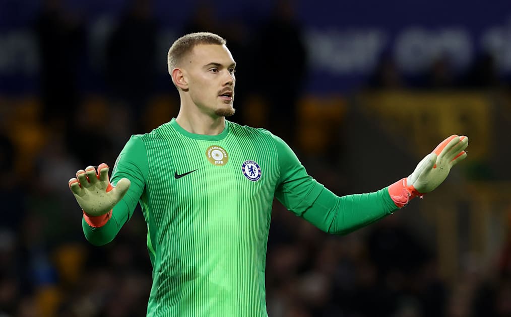 Filip Jorgensen completes loan switch