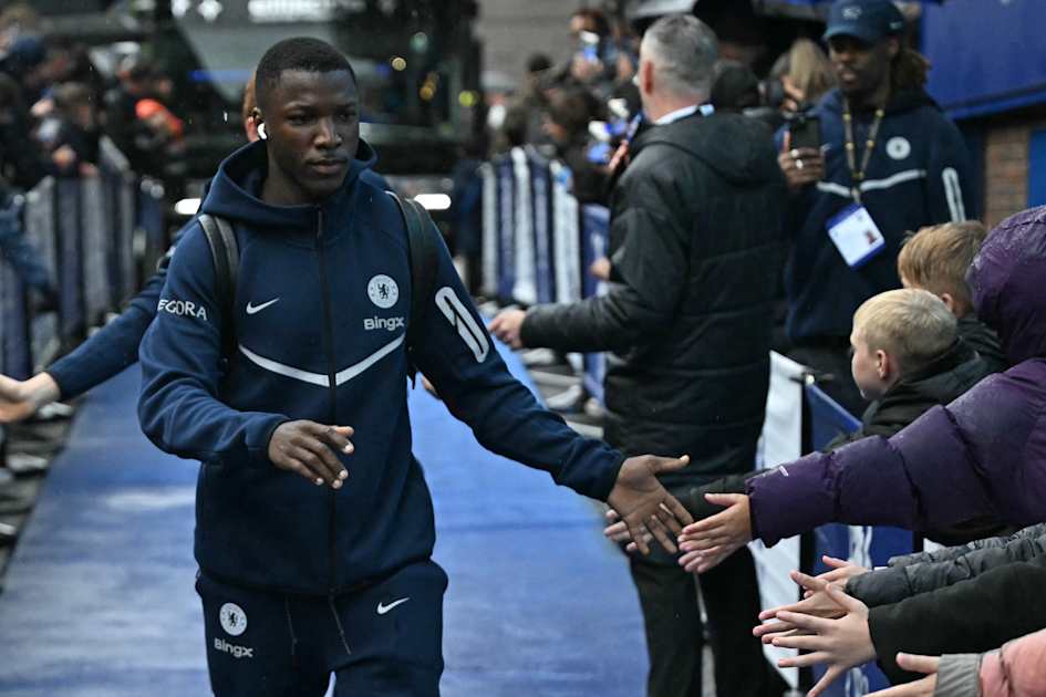 Gallery: Blues arrive for London derby with Spurs | News | Official Site - Chelsea Football Club