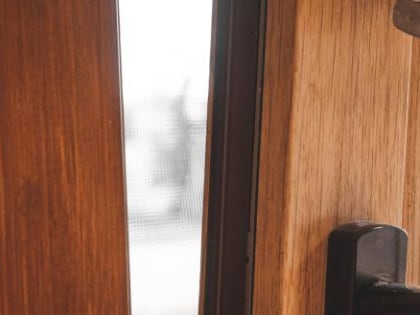 Начато расследование гибели девочки после падения из окна