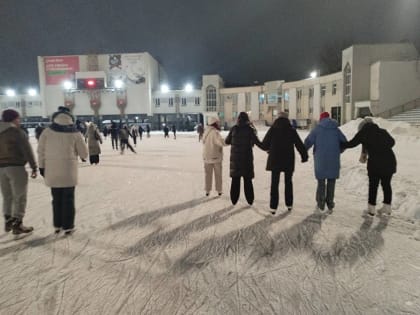 Массовое катание на стадионе «Металлург»